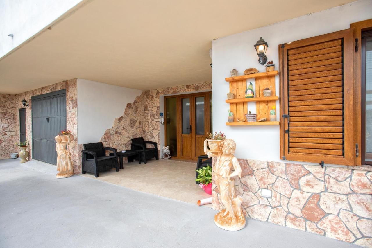 Da Mario & Marianna Apartment Campanedda ภายนอก รูปภาพ