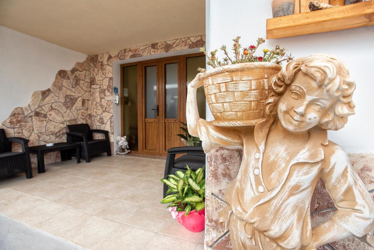 Da Mario & Marianna Apartment Campanedda ภายนอก รูปภาพ
