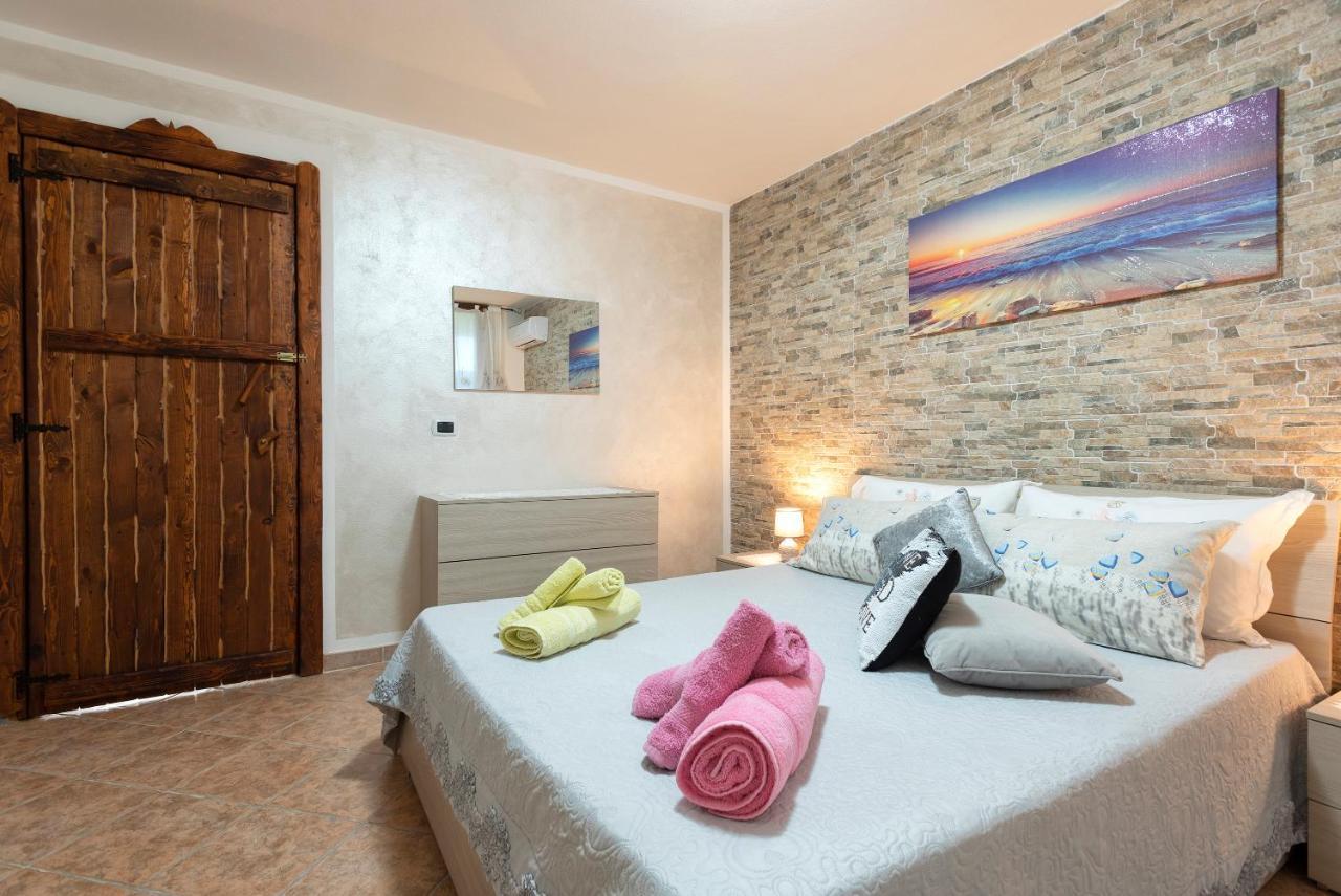 Da Mario & Marianna Apartment Campanedda ภายนอก รูปภาพ