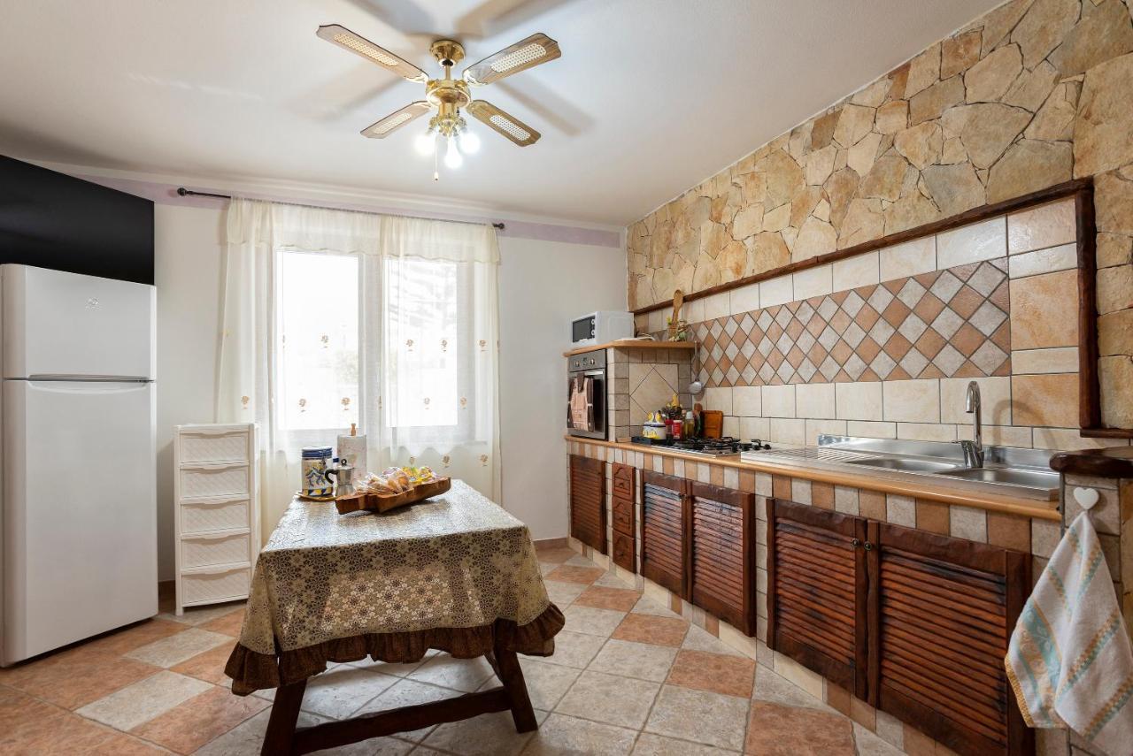 Da Mario & Marianna Apartment Campanedda ภายนอก รูปภาพ