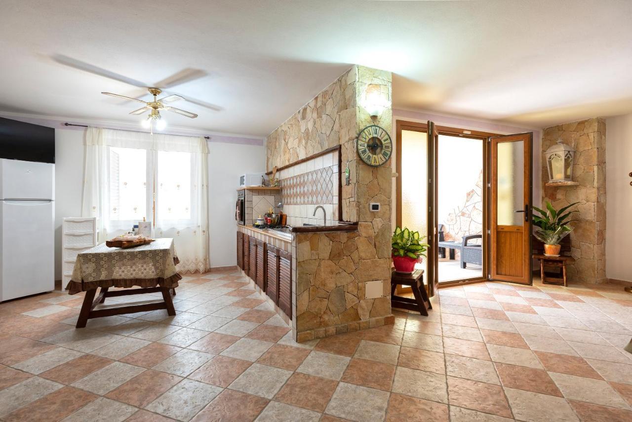 Da Mario & Marianna Apartment Campanedda ภายนอก รูปภาพ